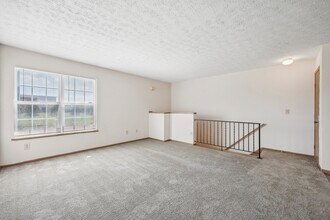 Building Photo - Emerald Lakes
