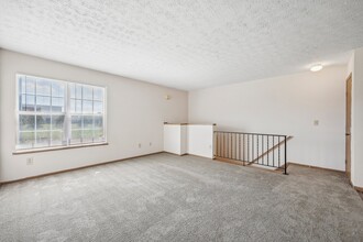 Building Photo - Emerald Lakes