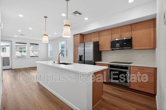 Building Photo - 21061 Story St