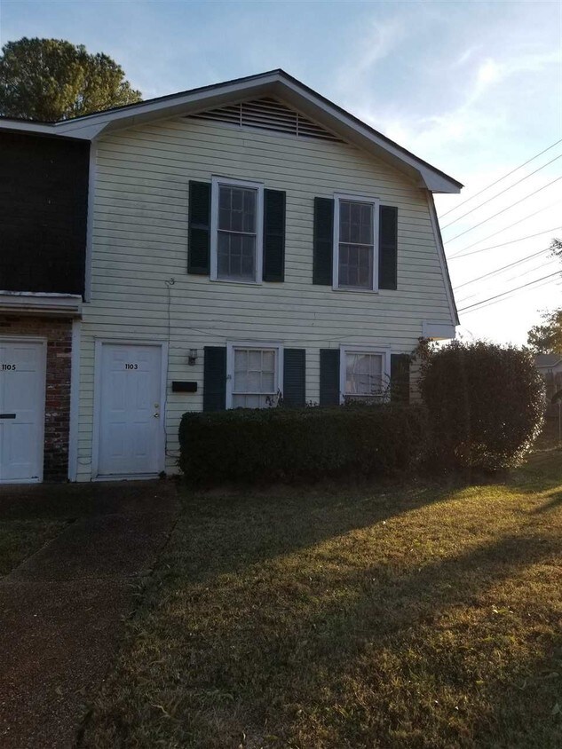 Primary Photo - 1103 Woodfield Dr