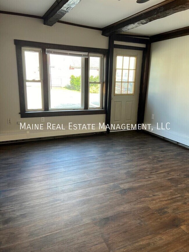 Building Photo - 2412 Western Ave