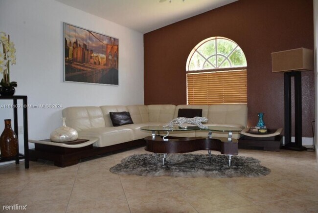 Foto del edificio - 3 br, 2 bath House - 13817 SW 154th St