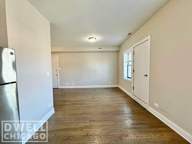 Building Photo - 3409 W Fullerton Ave