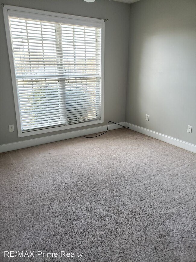 Building Photo - 3 br, 2 bath House - 134 LEE RD 2105