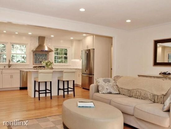 Foto del edificio - 3 br, 2 bath House - 144 Hawks Hill Rd