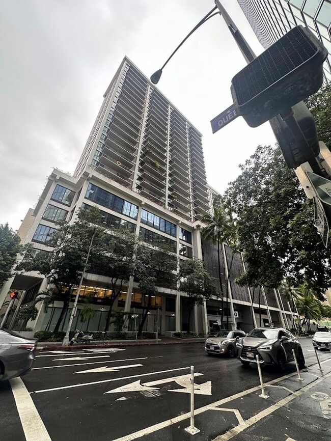 Foto del edificio - Harbor Square READY TO MOVE IN 1 bed, 1 bath with 1 parking, utilities included, walk to the conv...