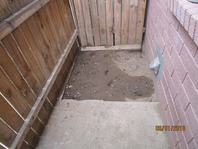 Building Photo - 304 Texas