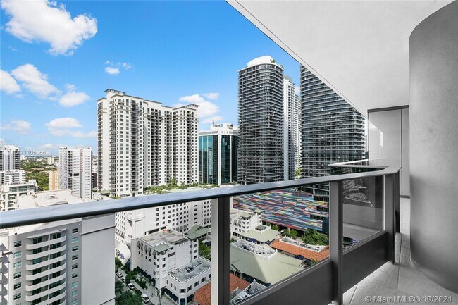 Building Photo - 1000 Brickell Plaza