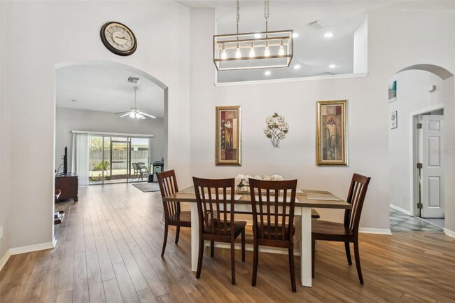 Foto del edificio - 7124 Colonial Lake Dr