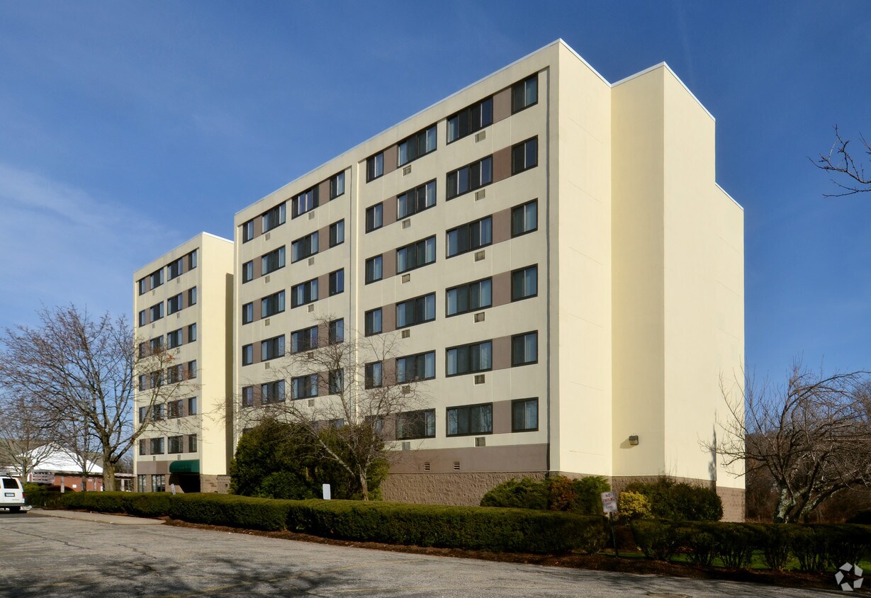 Market Square Apartments Newington, CT