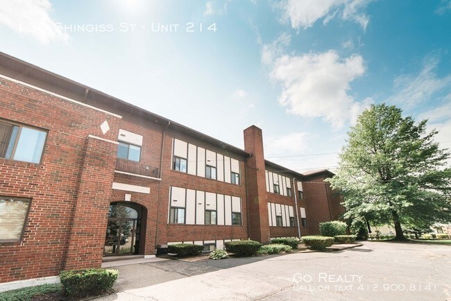 Building Photo - 136 Shingiss St