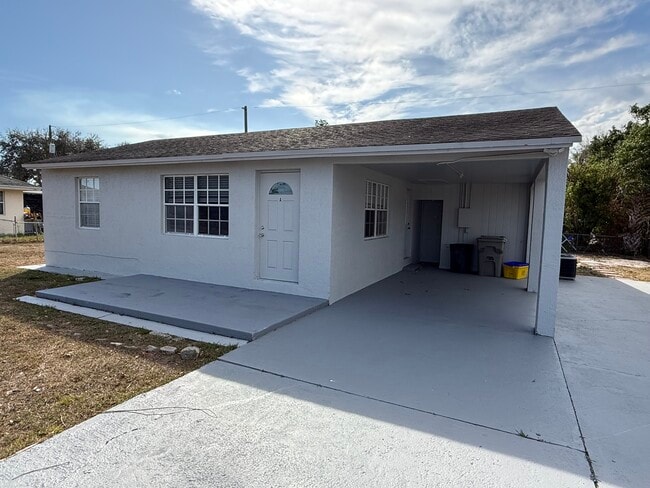 Foto del edificio - 1539 Magnolia Dr