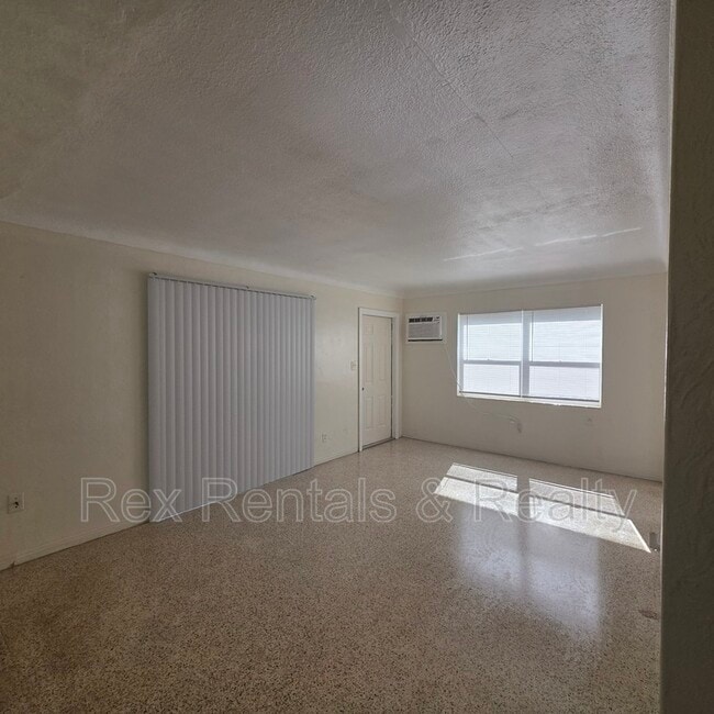 Building Photo - 4127 2nd Ave S