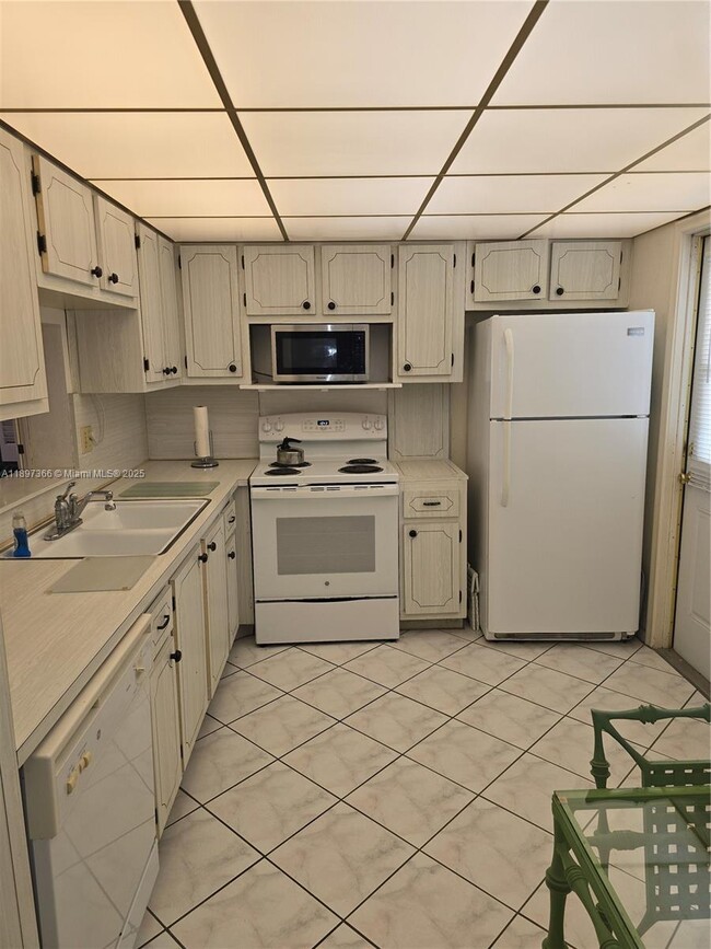 Foto del edificio - 609 NE 14th Ave