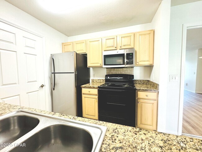 Foto del edificio - 1402 Lighthouse Rd