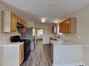 Building Photo - 18203 Gravenhurst Ln