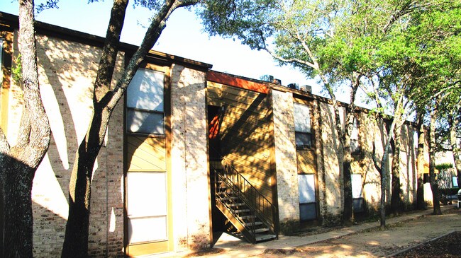8017 Gessner Dr Unit 219 Austin Tx 78753 Apartment For Rent In Building Photo 8017 Gessner Dr
