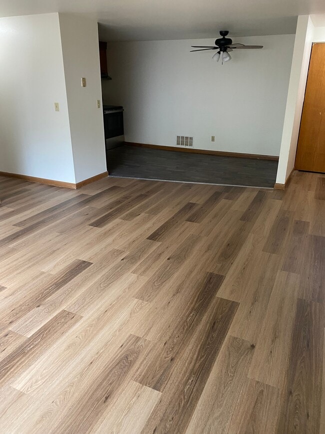 Building Photo - 451 S Main St