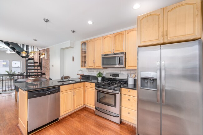 Foto del edificio - 2808 E Fairmount Ave