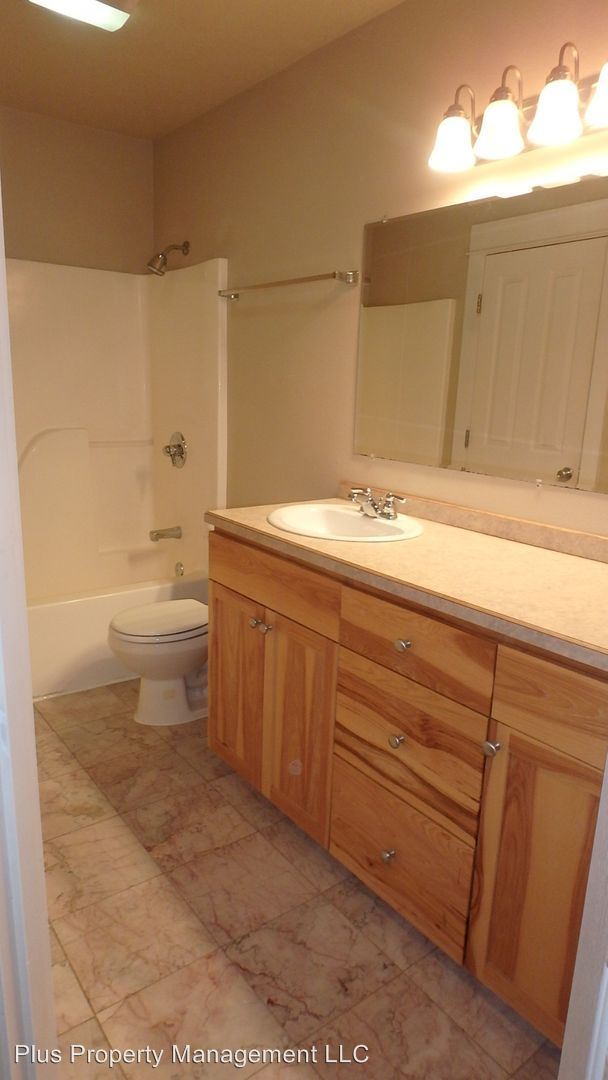 Building Photo - 1675 NE Lotus Dr