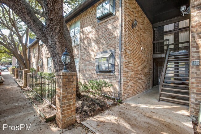 Foto del edificio - 1 br, 1 bath House - 7525 Holly Hill Drive...