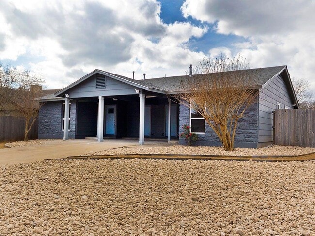 Building Photo - 3411 Lynridge Dr