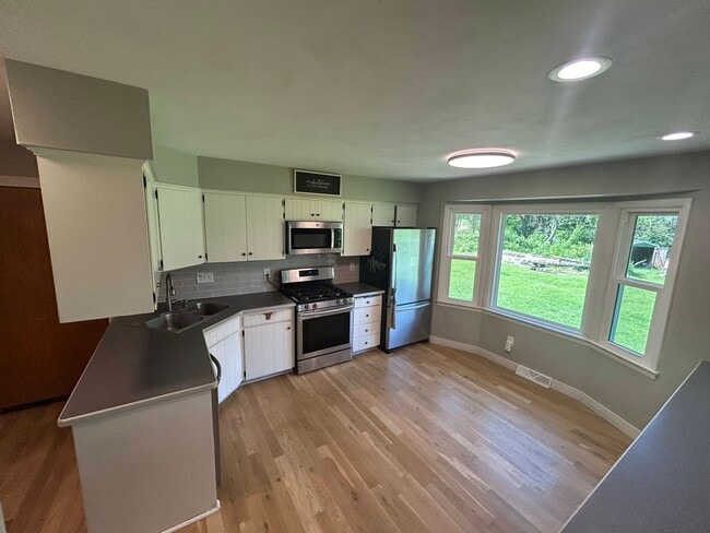 Kitchen - N2W27318 Lyles Dr