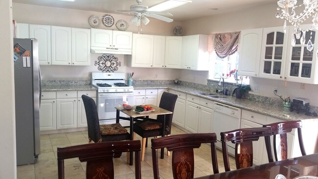 ¡cocina - 5185 Garden Grove Ave