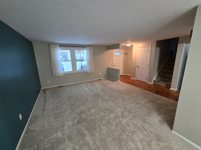 Building Photo - 3842 Farmbrook Dr