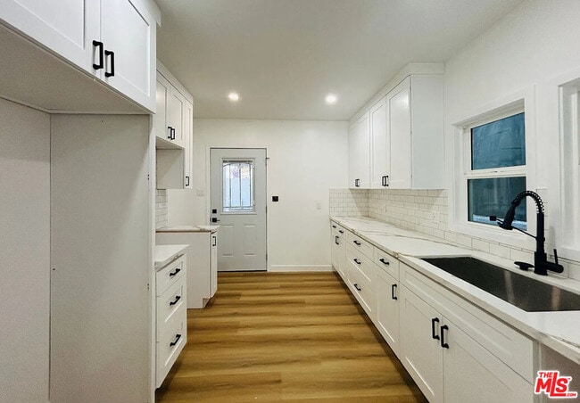Building Photo - 14726 Friar St
