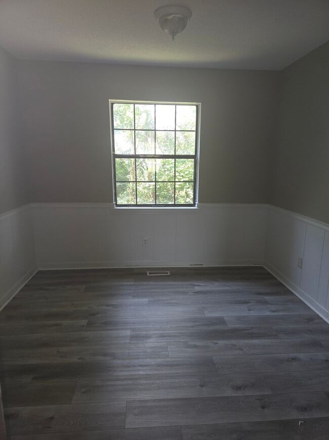 Building Photo - Four Bedroom Home in Harrison TN