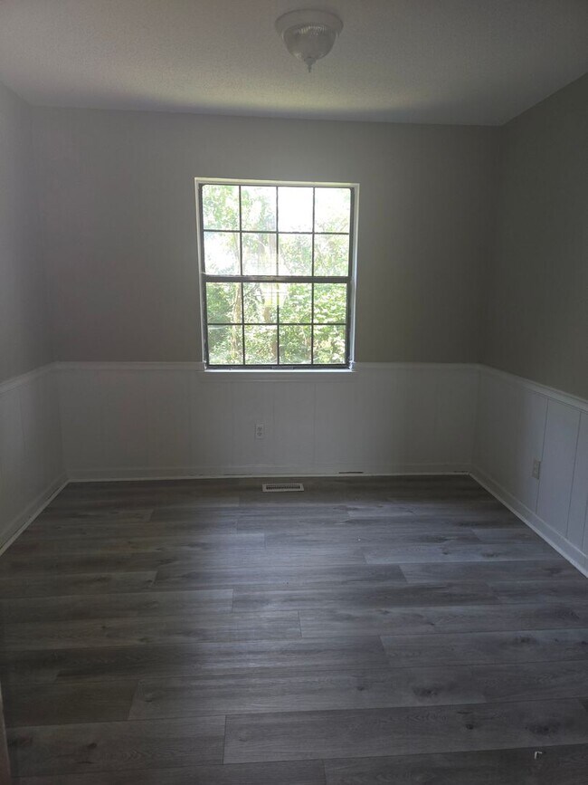 Foto del edificio - Four Bedroom Home in Harrison TN