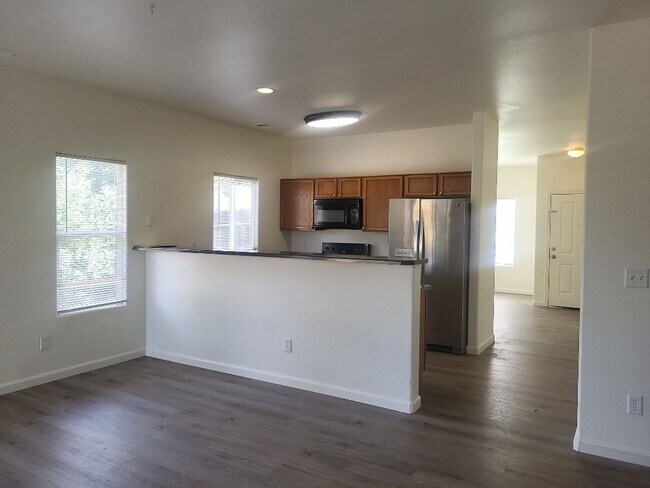 Building Photo - 9955 Sandhaven Ct