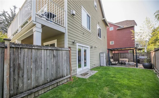 Foto del edificio - Gorgeous Parkview Village Home - 3 bedroom...