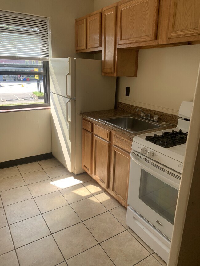 Foto del edificio - 280 E 38th St