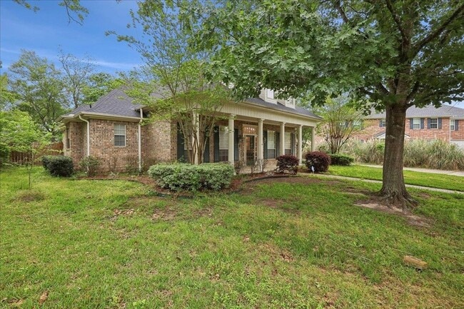 Building Photo - 4 Twin Cir Dr
