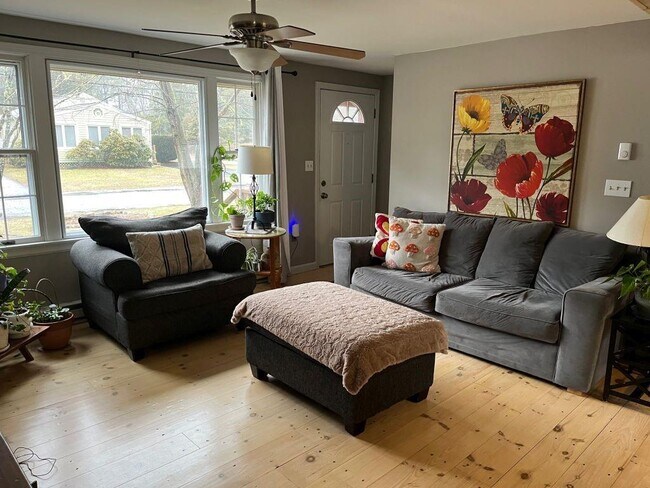 Building Photo - 121 Balsam Rd