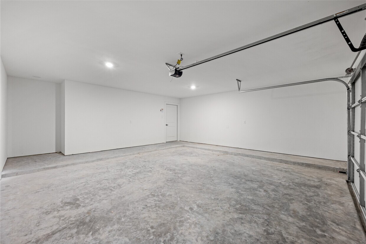 Building Photo - 14113 Faith Frst Dr