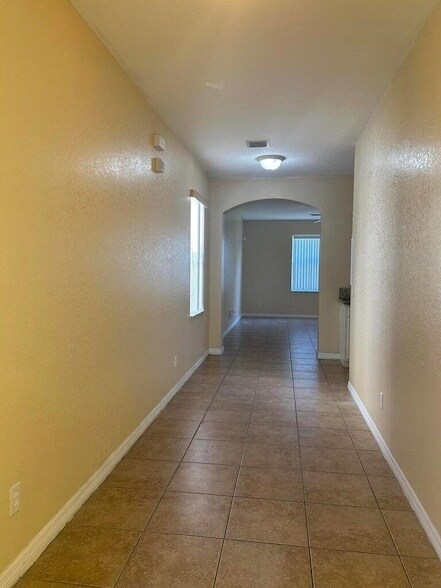 Foto del edificio - 9426 Windrift Cir