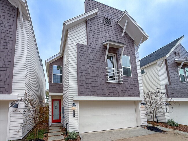 Building Photo - 879 Rachel St