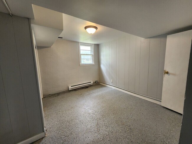 Foto del edificio - 2432 N Grand Ave E