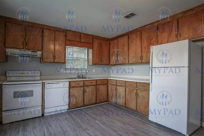 Building Photo - 61 Conifer Ring