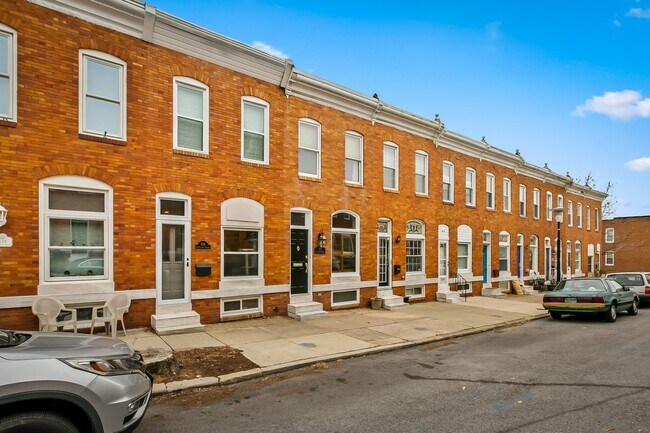 Building Photo - 616 S Streeper St