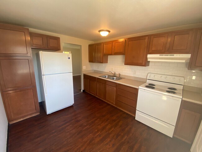 Building Photo - 6188 Sunderland Dr