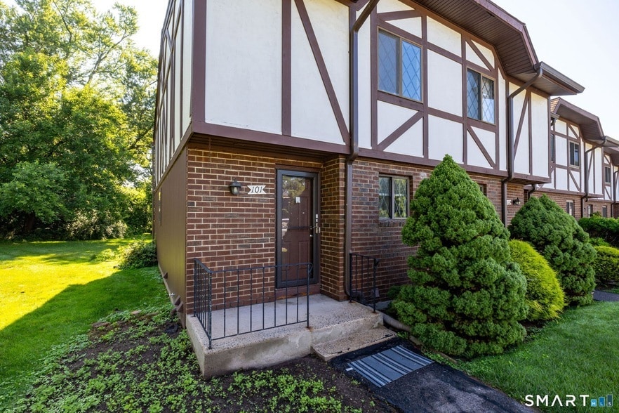 Photo - 101 Cedar Hollow Drive Unit