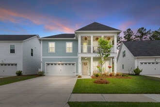 Building Photo - 120 Binscombe Ln