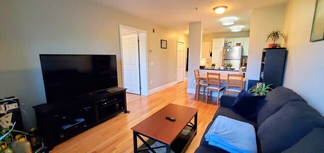 Foto del edificio - 145 Bennington St