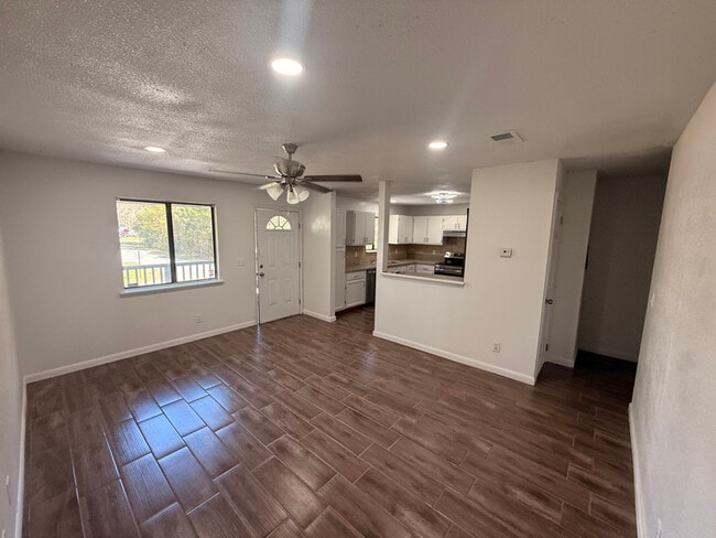 Building Photo - 119 Sea Parc St