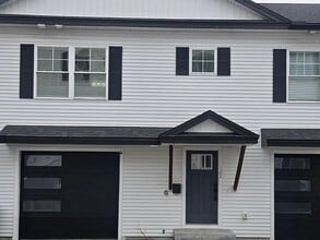 Building Photo - 45 Hill St