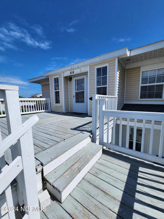414 E Fort Macon Rd, Atlantic Beach, NC 28512 House Rental in